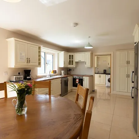 No 57 - Luxury Townhouse بيت للعطل دينغل