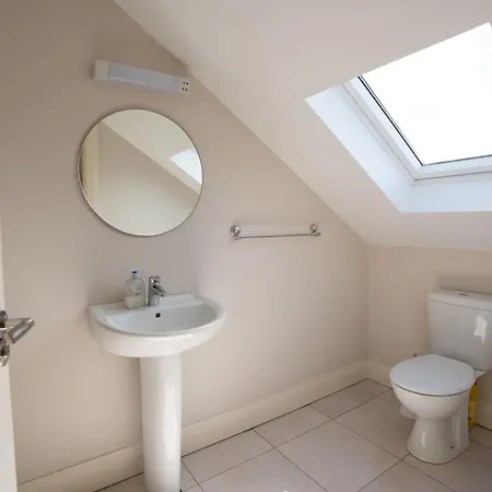 No 57 - Luxury Townhouse * دينغل